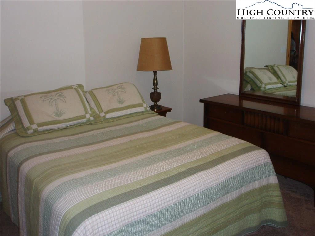 Image number 12 for the current listing