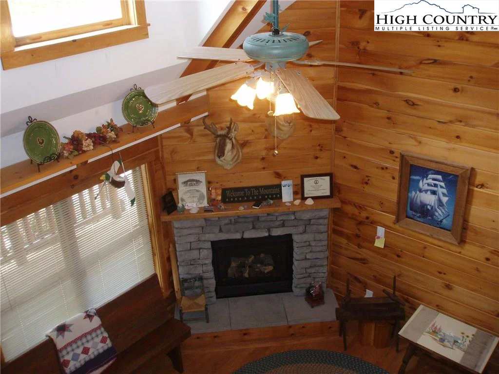 Image number 15 for the current listing