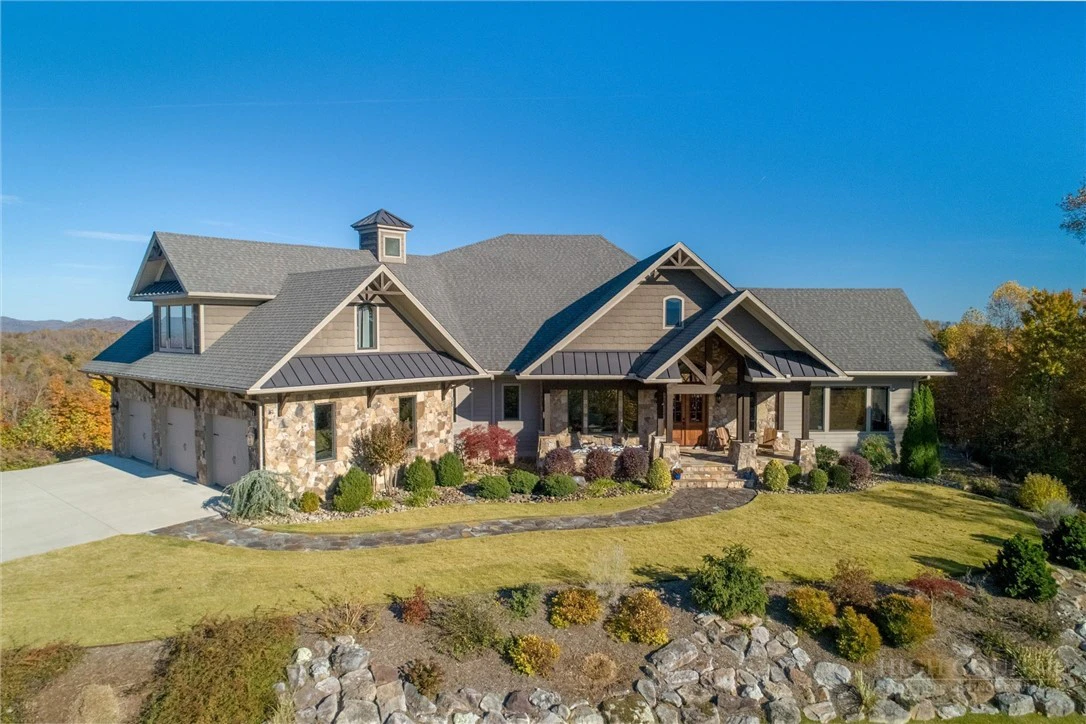 Image number 1 for the current listing