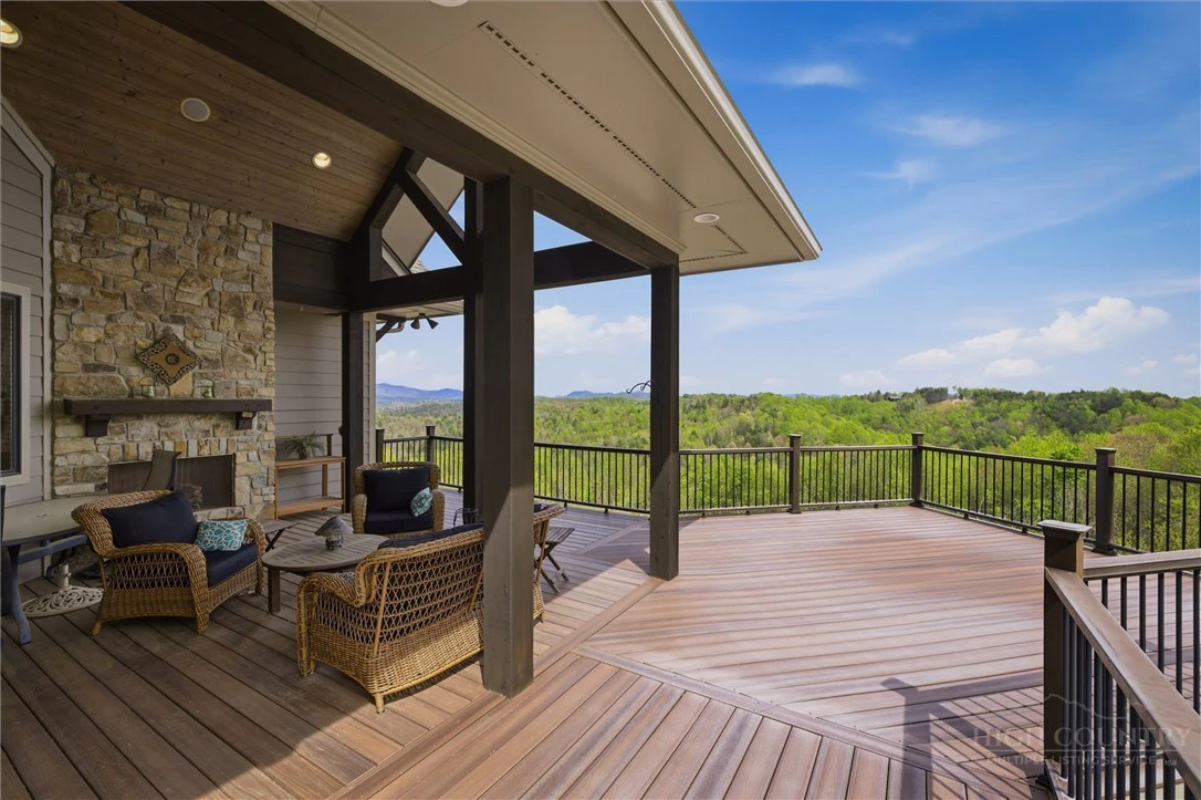 Image number 11 for the current listing