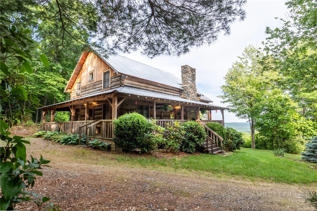 Image number 1 for the current listing