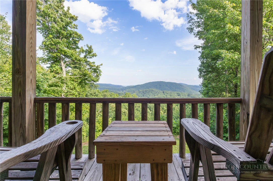 Image number 4 for the current listing