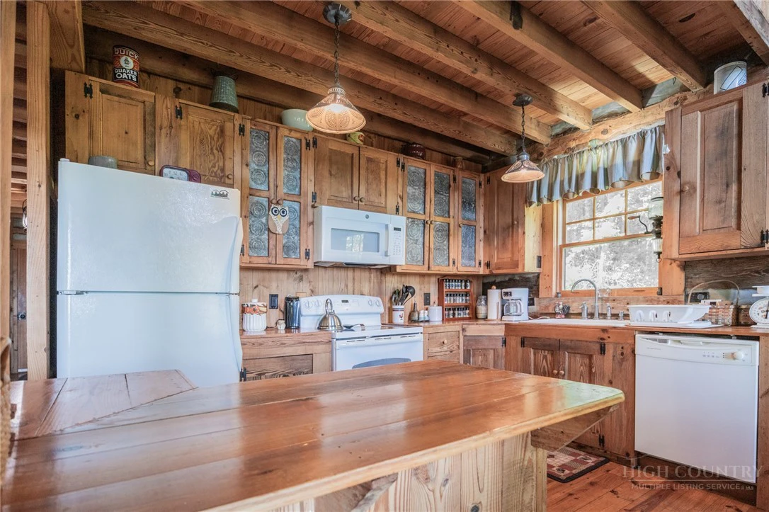 Image number 18 for the current listing