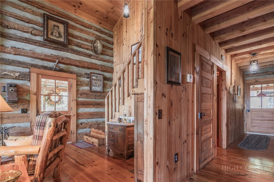 Image number 20 for the current listing