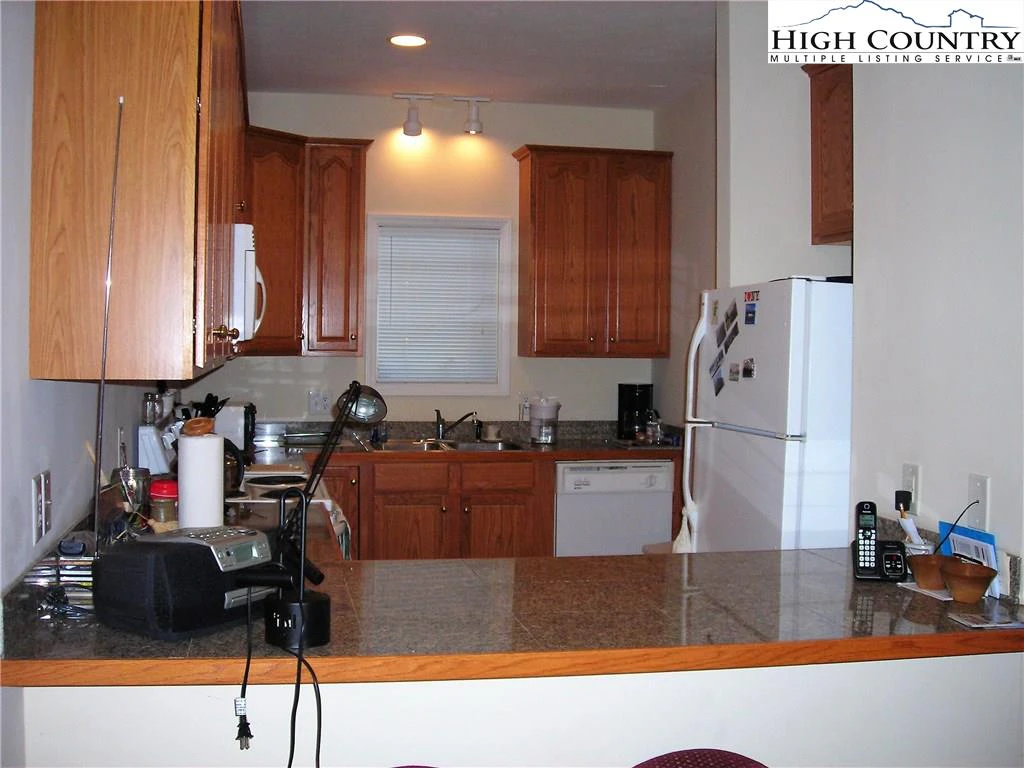 Image number 19 for the current listing