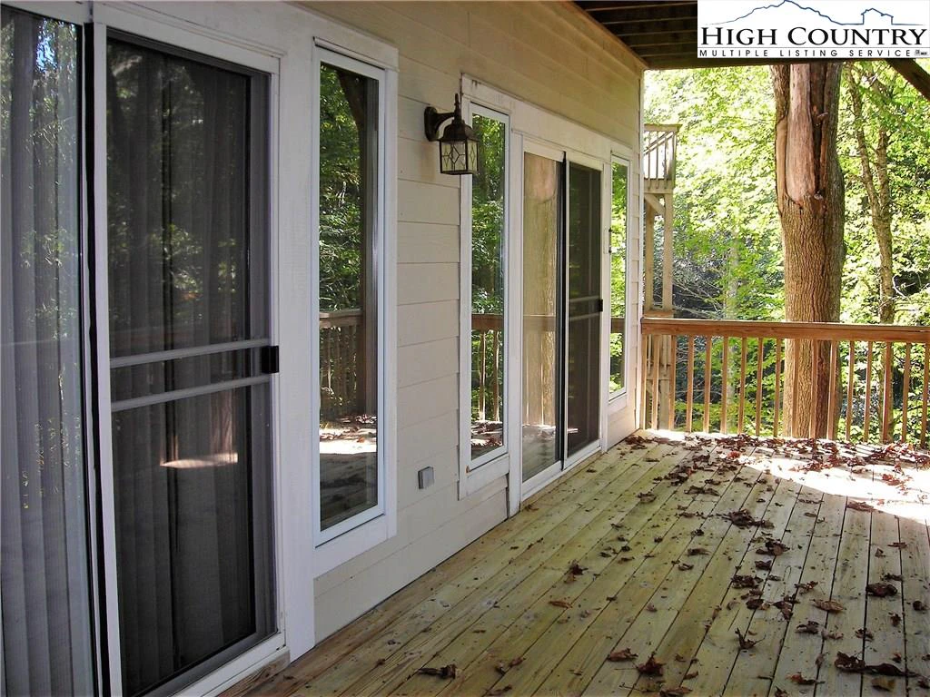 Image number 5 for the current listing