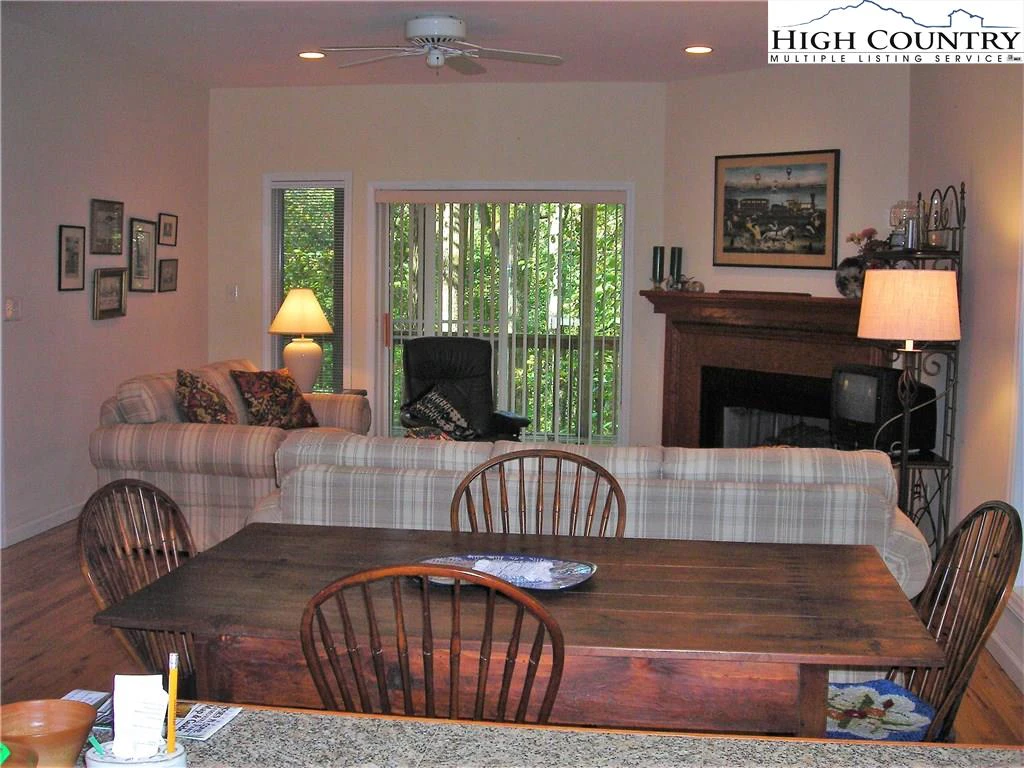 Image number 23 for the current listing
