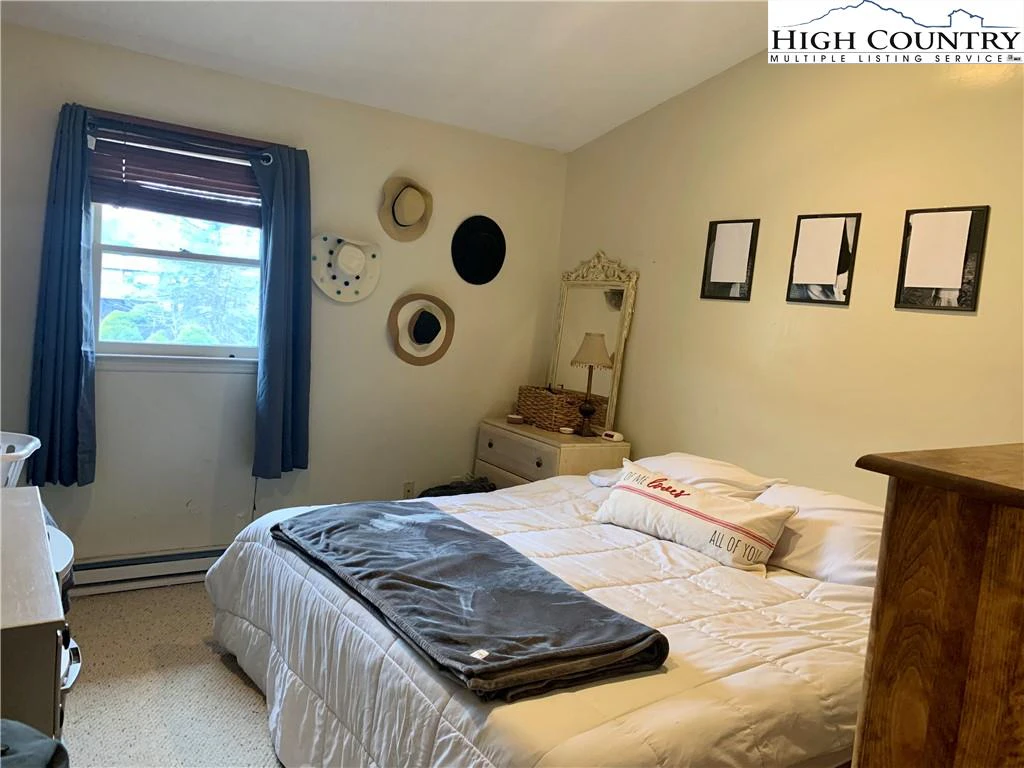 Image number 6 for the current listing