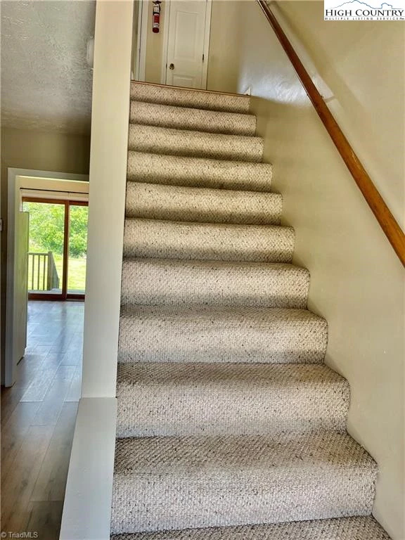 Image number 7 for the current listing
