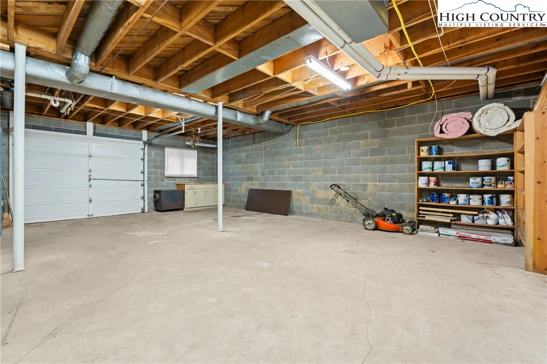 Image number 16 for the current listing