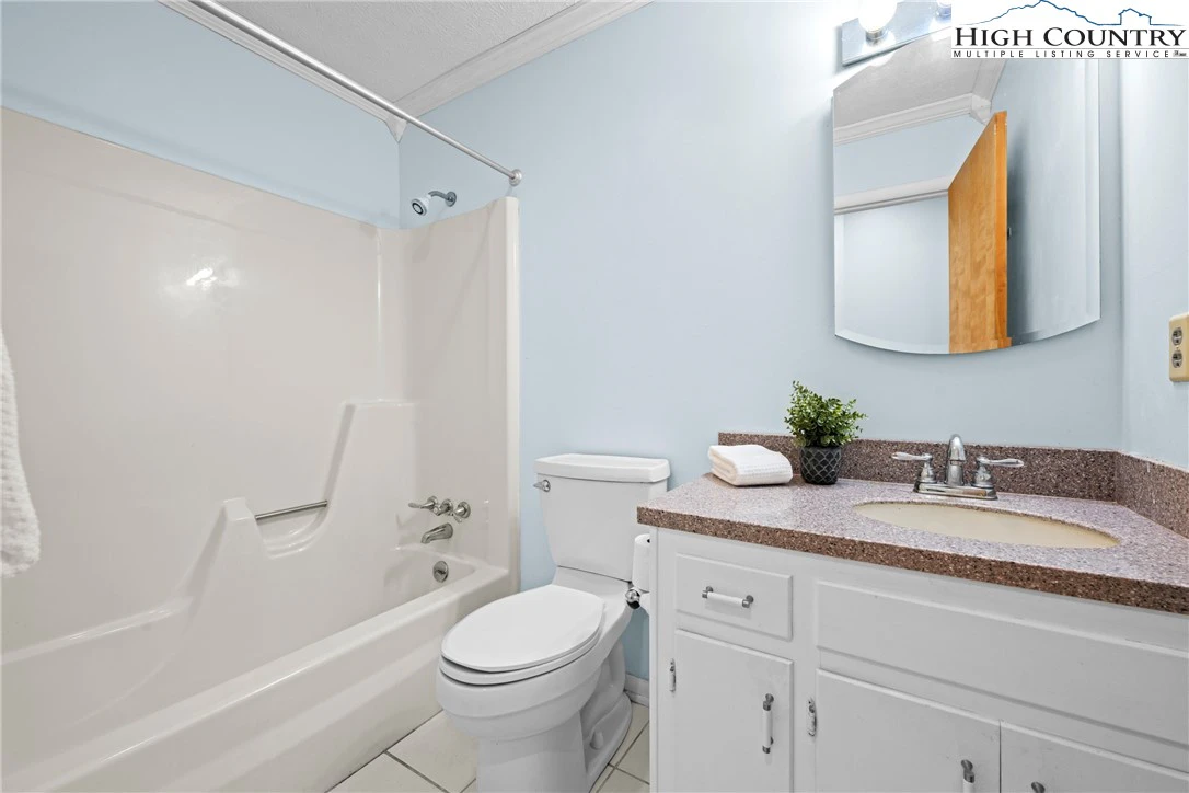 Image number 5 for the current listing