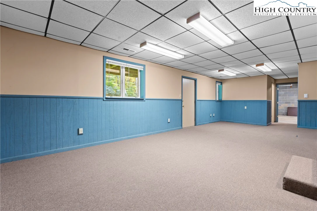 Image number 2 for the current listing