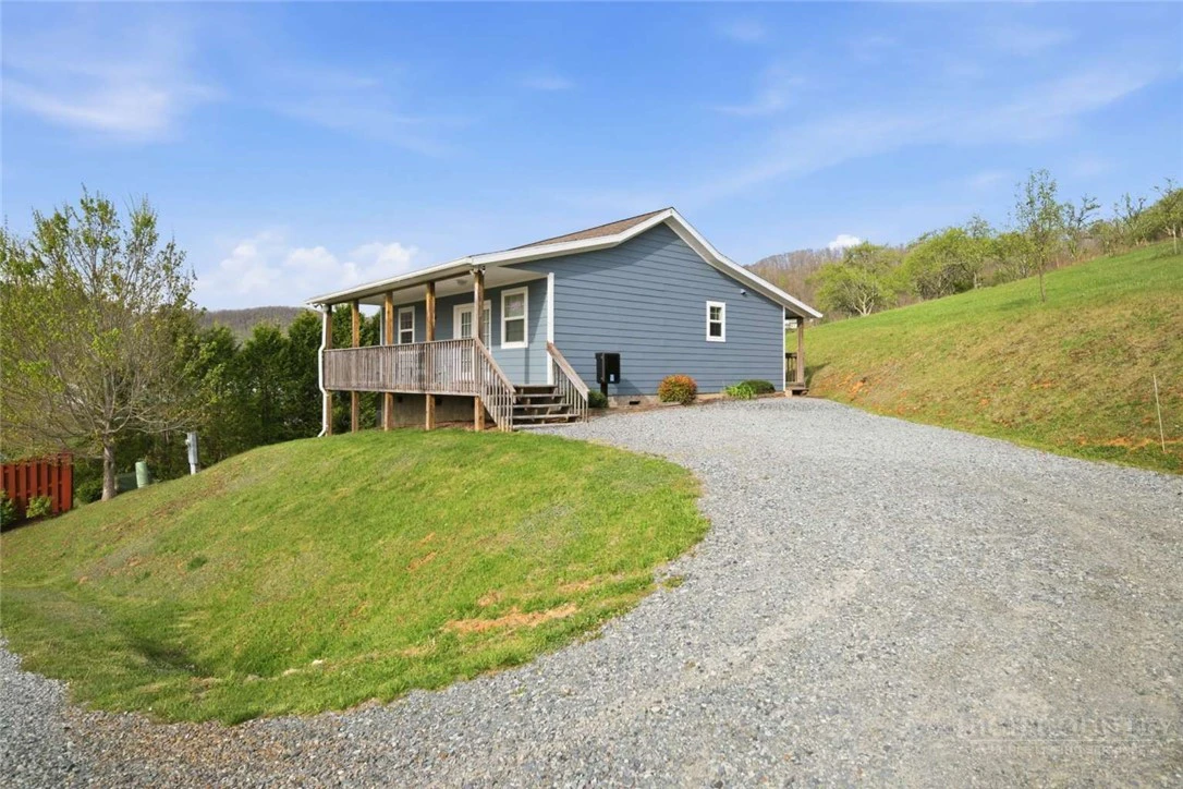Image number 6 for the current listing