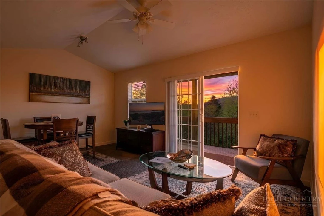 Image number 12 for the current listing