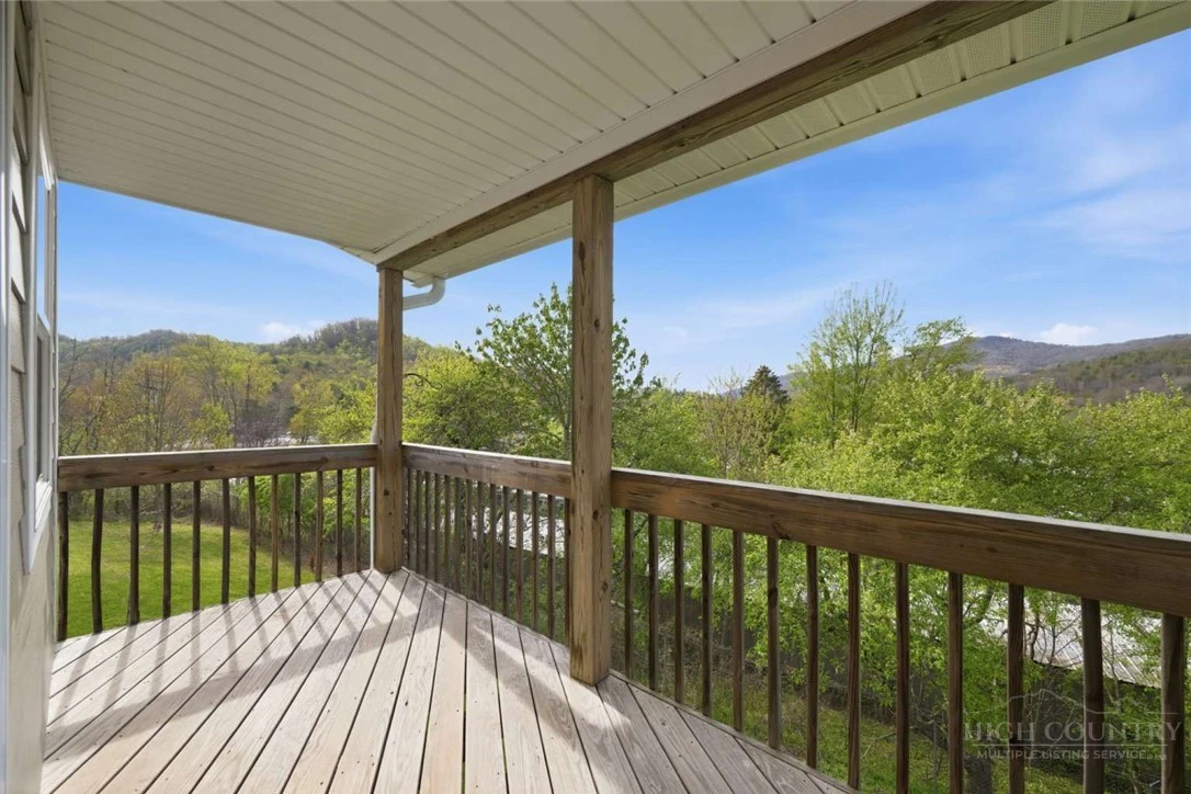 Image number 14 for the current listing
