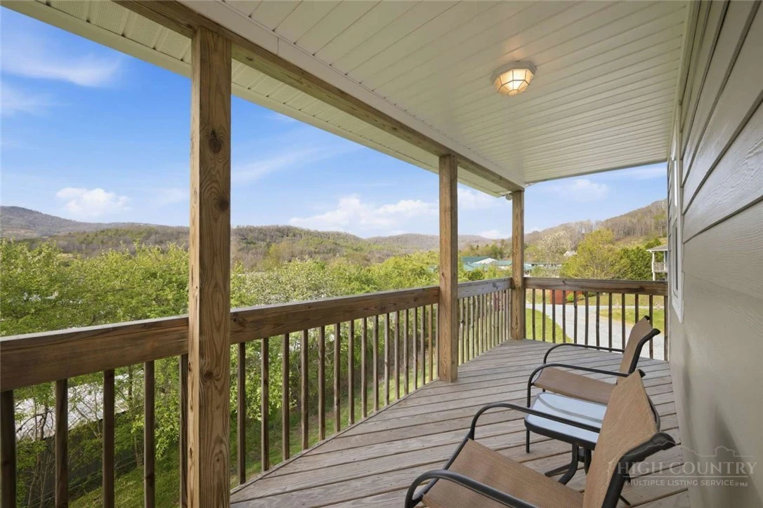 Image number 15 for the current listing