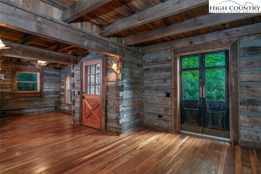 Image number 6 for the current listing