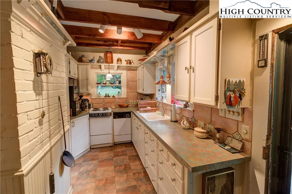Image number 21 for the current listing
