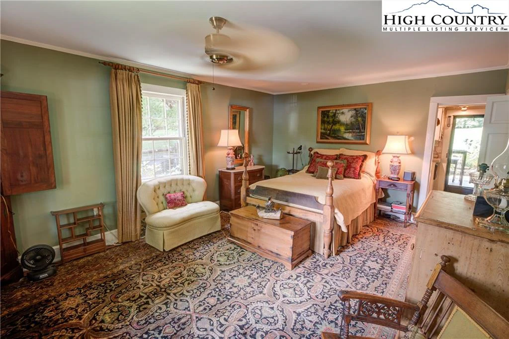 Image number 18 for the current listing