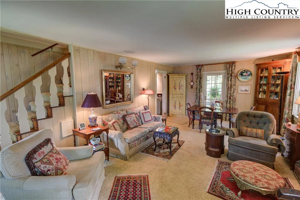 Image number 16 for the current listing
