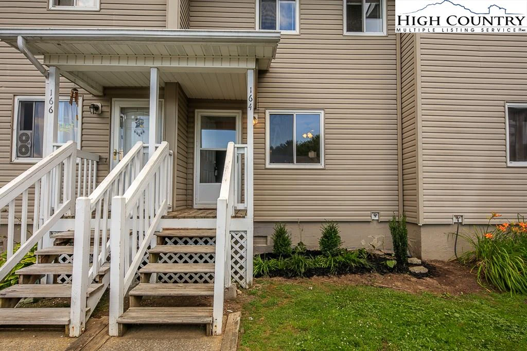 Image number 1 for the current listing
