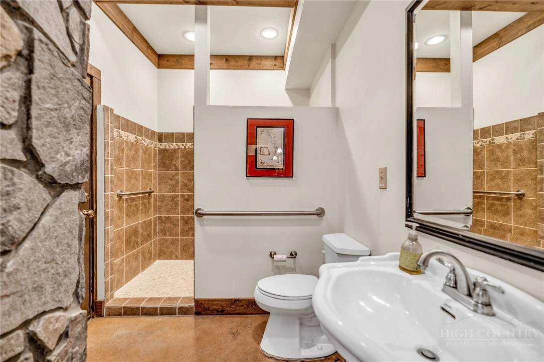 Image number 2 for the current listing