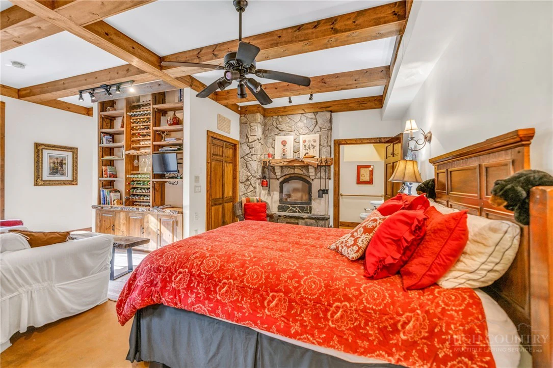 Image number 12 for the current listing