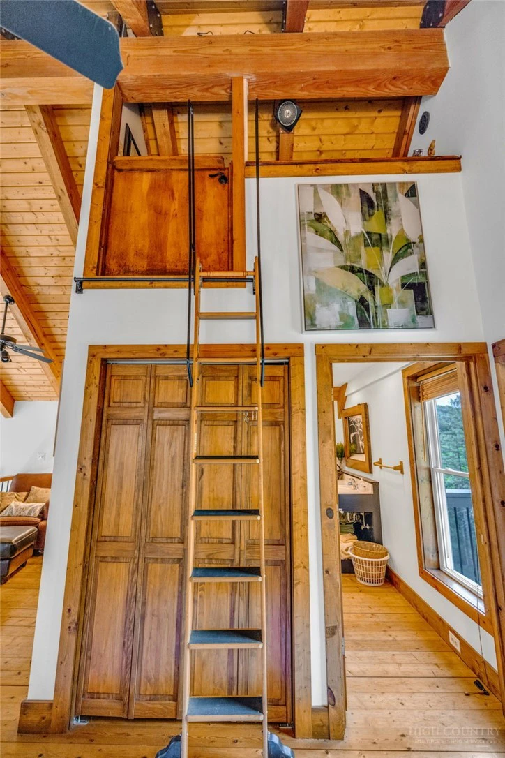 Image number 5 for the current listing