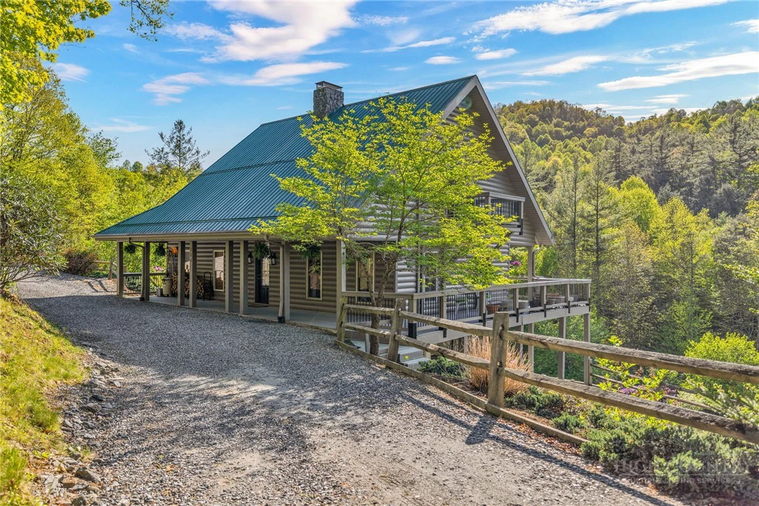 Image number 1 for the current listing