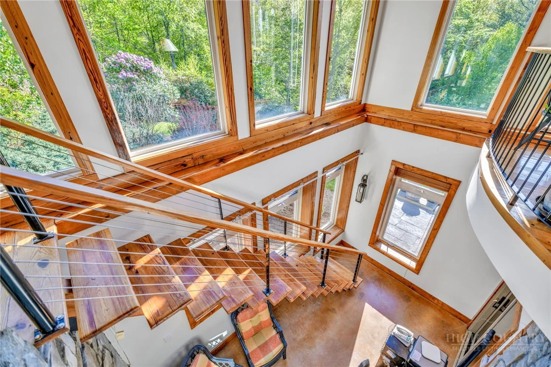Image number 8 for the current listing