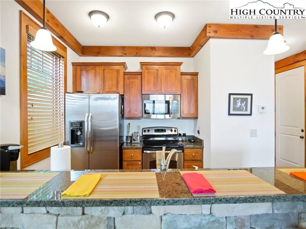 Image number 18 for the current listing