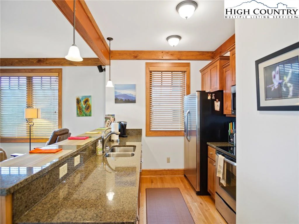 Image number 20 for the current listing