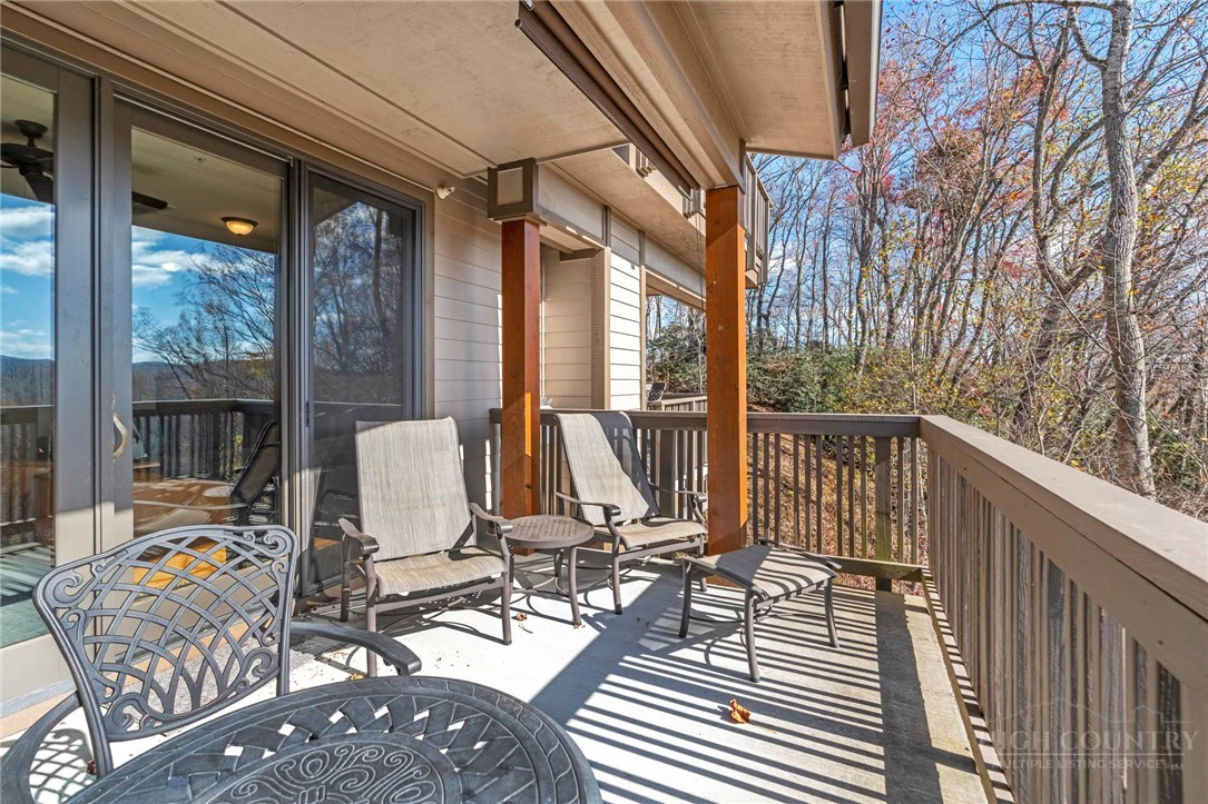 Image number 11 for the current listing
