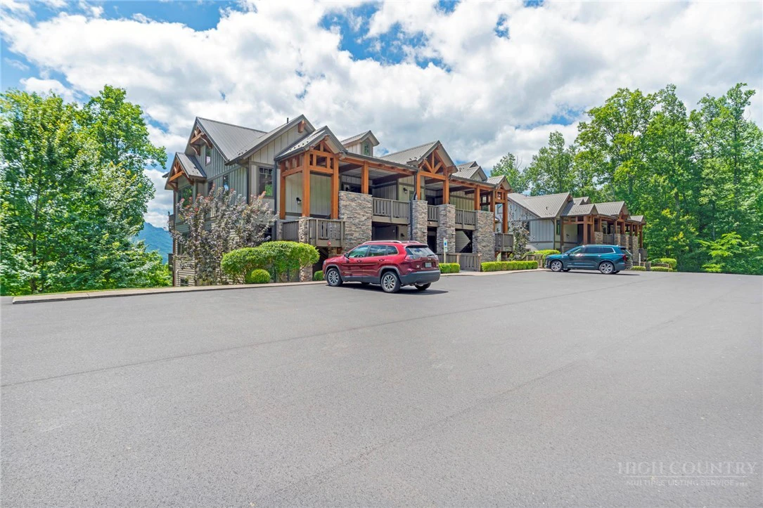 Image number 2 for the current listing