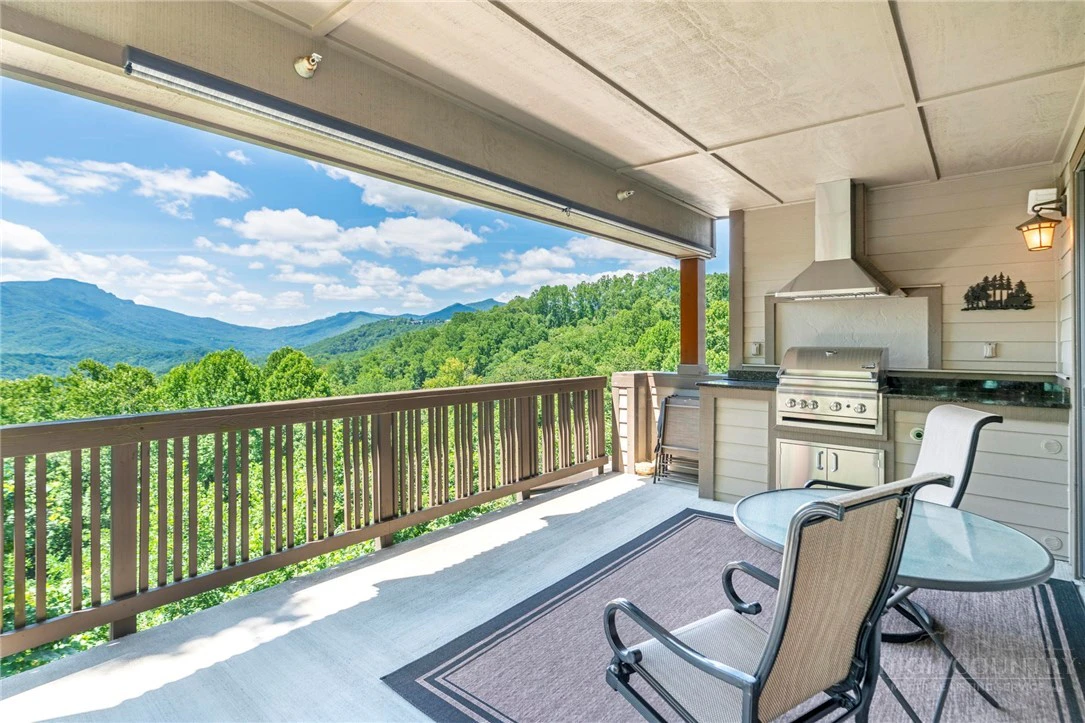 Image number 3 for the current listing