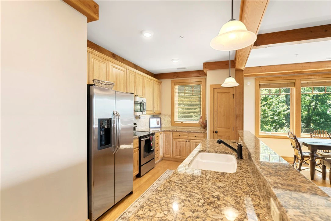 Image number 9 for the current listing