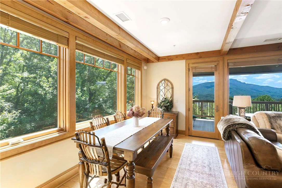 Image number 12 for the current listing