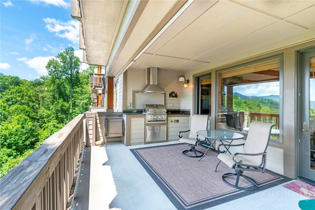 Image number 13 for the current listing