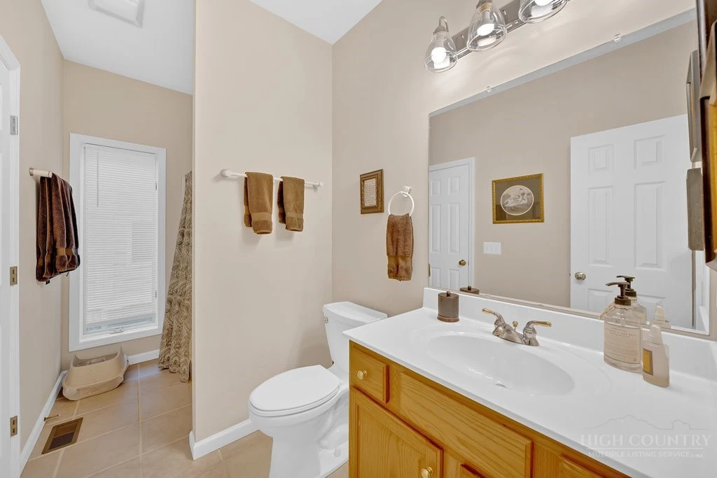 Image number 7 for the current listing