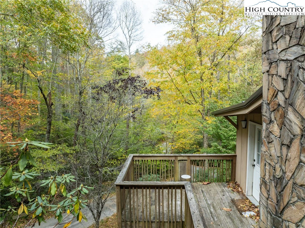 Image number 21 for the current listing