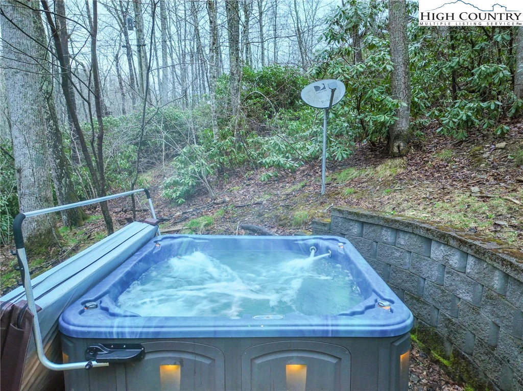 Image number 8 for the current listing
