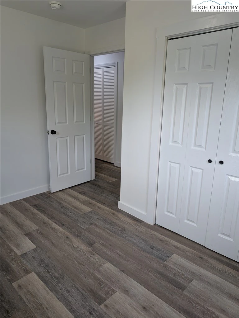 Image number 3 for the current listing
