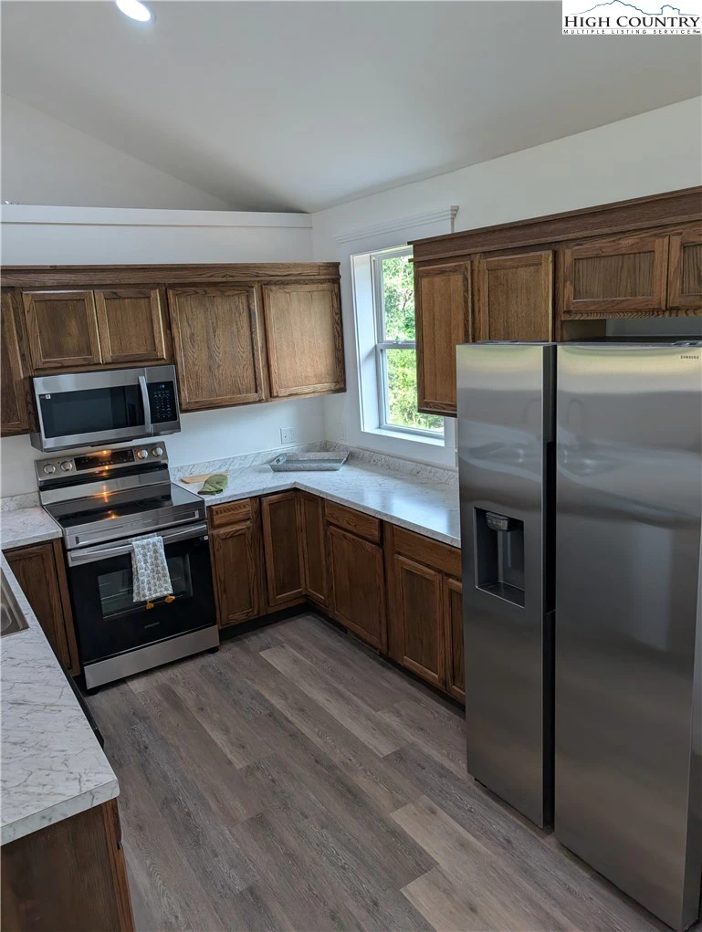 Image number 4 for the current listing