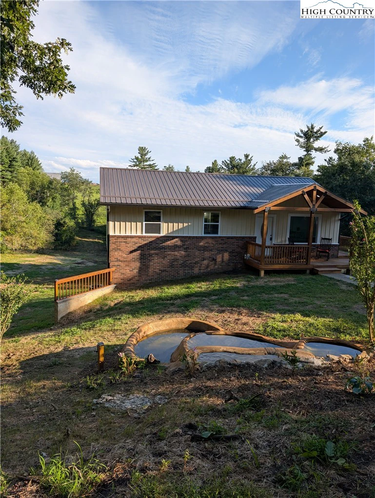 Image number 1 for the current listing