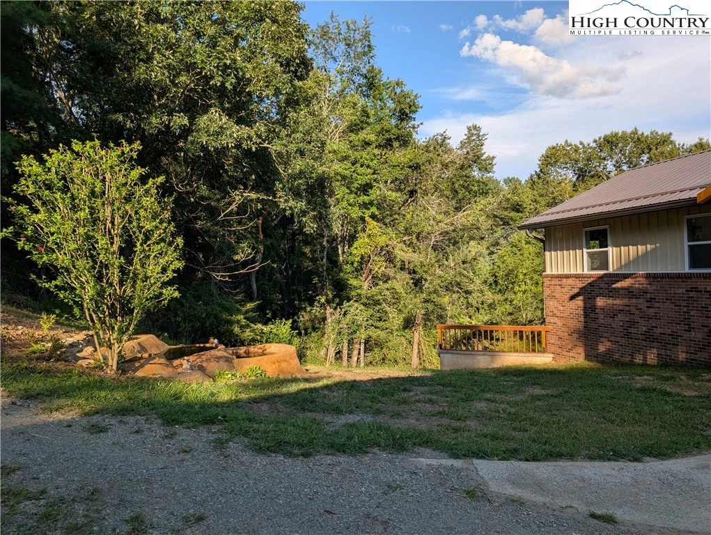 Image number 16 for the current listing