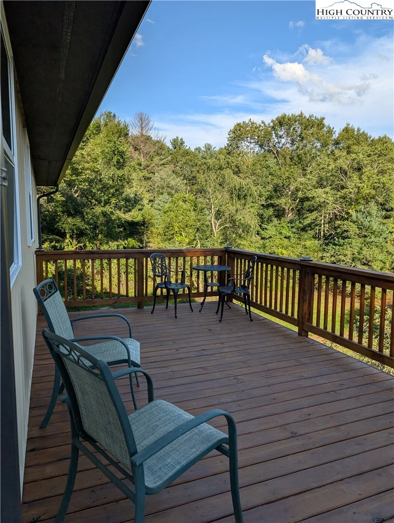 Image number 18 for the current listing