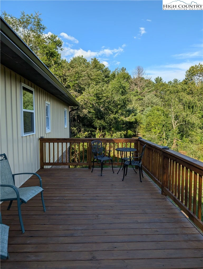 Image number 19 for the current listing