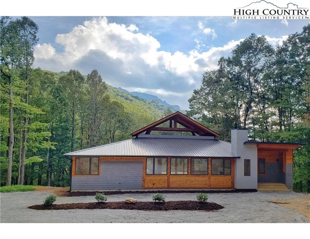 Image number 1 for the current listing