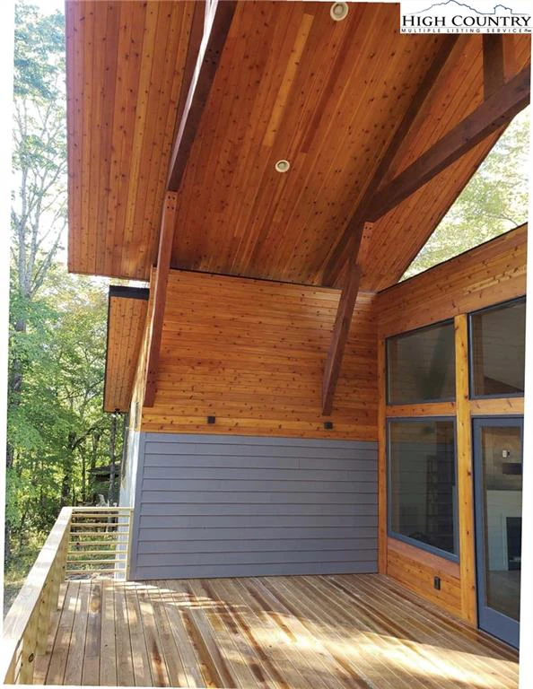 Image number 4 for the current listing
