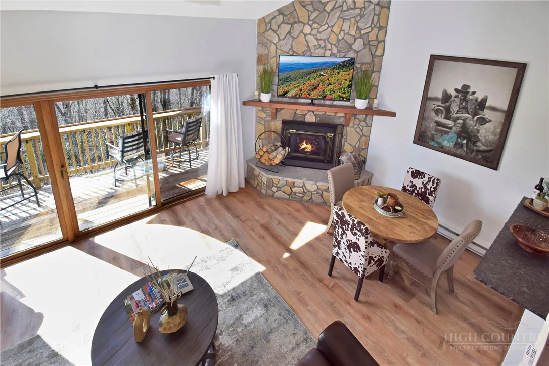 Image number 16 for the current listing